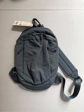 Uniqlo Men's Dark Gray Sling Belt Bag